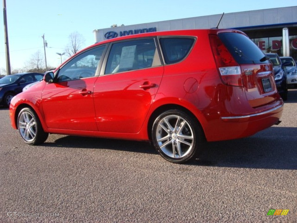 2009 Elantra Touring - Chilipepper Red / Beige photo #4