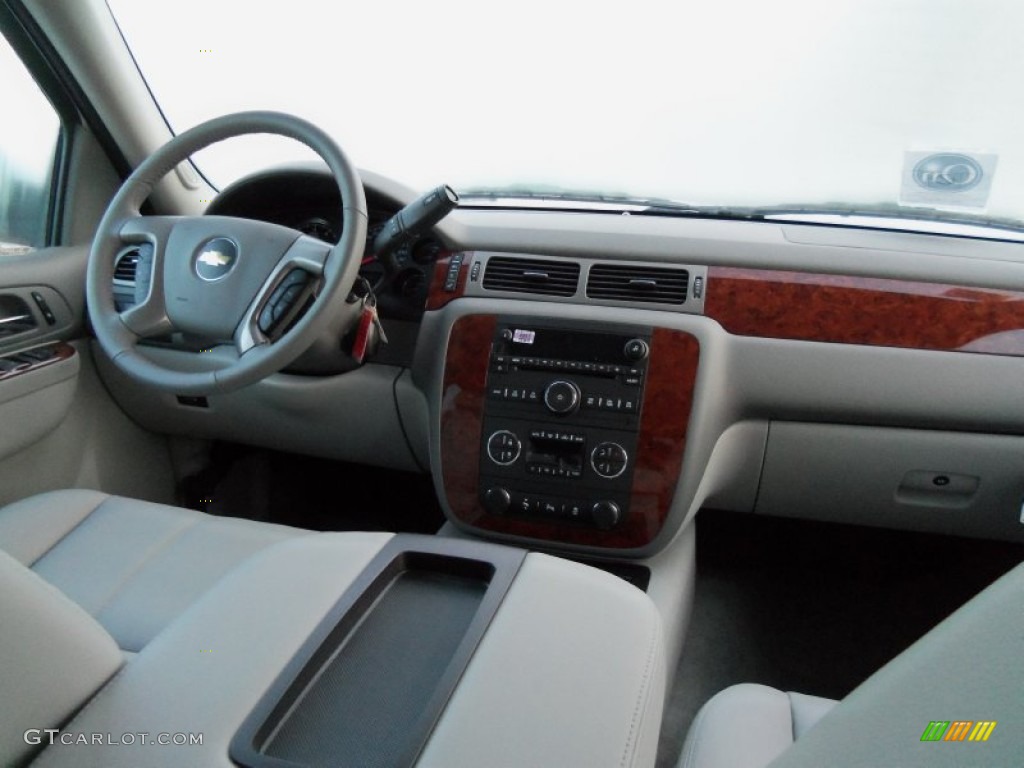 2012 Chevrolet Suburban 2500 LT 4x4 Dashboard Photos