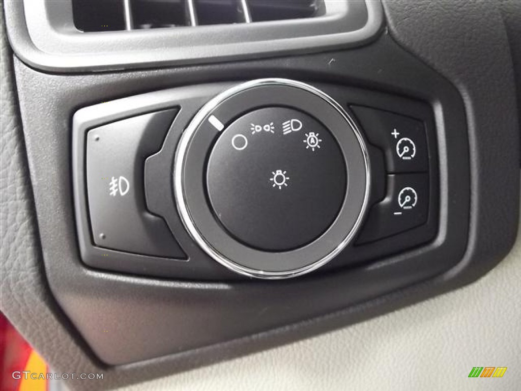 2012 Ford Focus SEL 5-Door Controls Photo #59079327