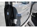 Black Clearcoat - Expedition XLT Photo No. 7