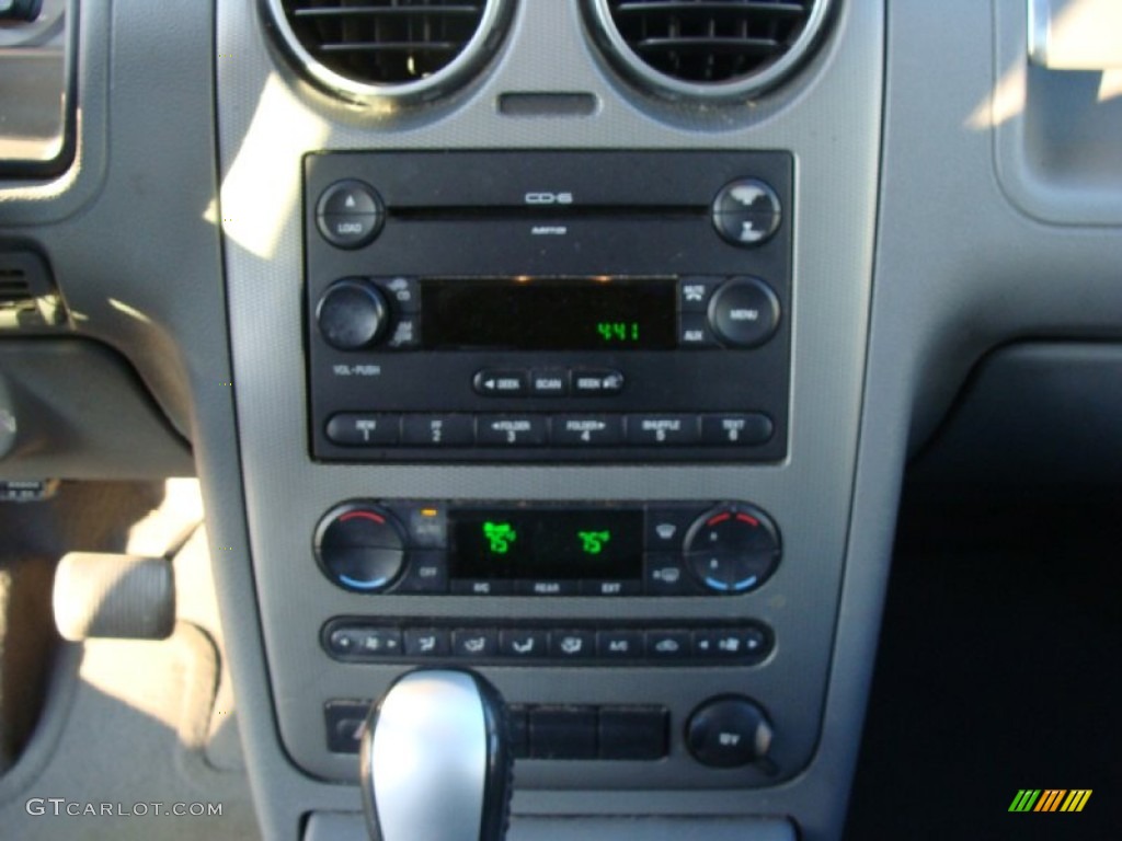 2005 Ford Freestyle SEL AWD Controls Photo #59083421