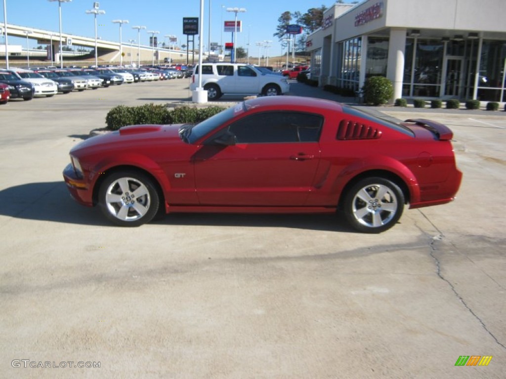 2008 Mustang GT Deluxe Coupe - Dark Candy Apple Red / Dark Charcoal photo #2