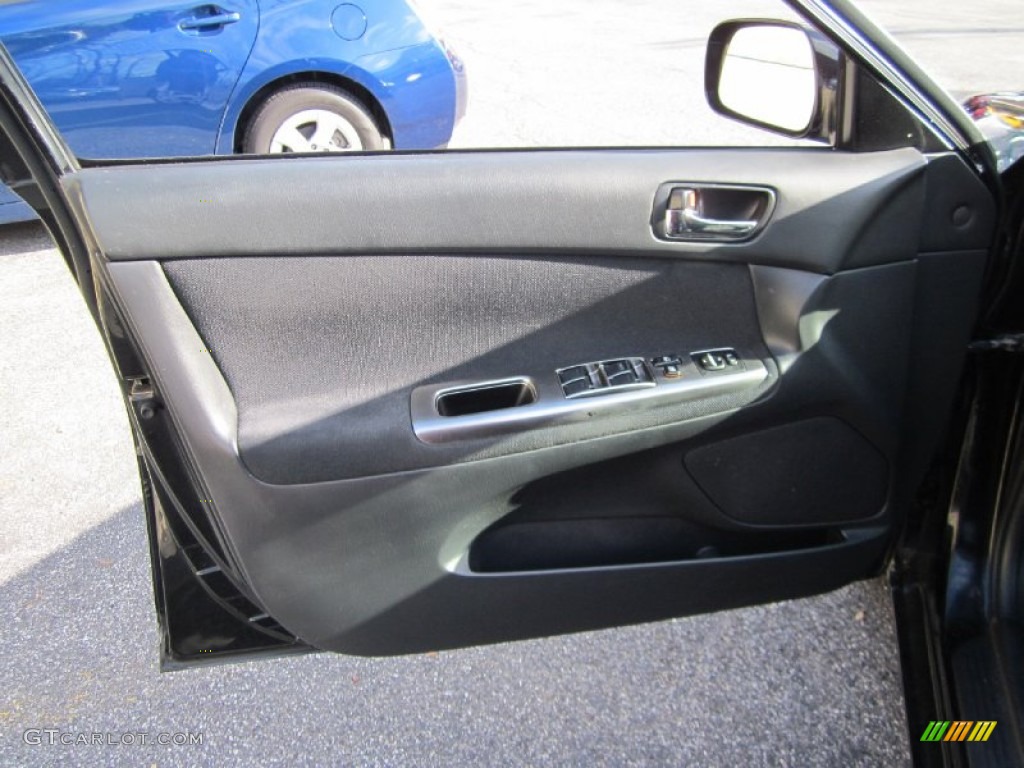 2004 Camry SE V6 - Black / Dark Charcoal photo #20