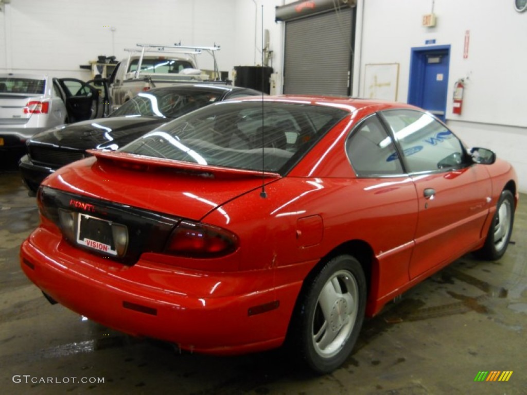 1997 Sunfire GT Coupe - Bright Red / Graphite photo #2