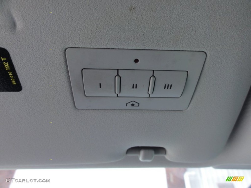 2006 Audi A4 2.0T quattro Sedan Controls Photo #59090647