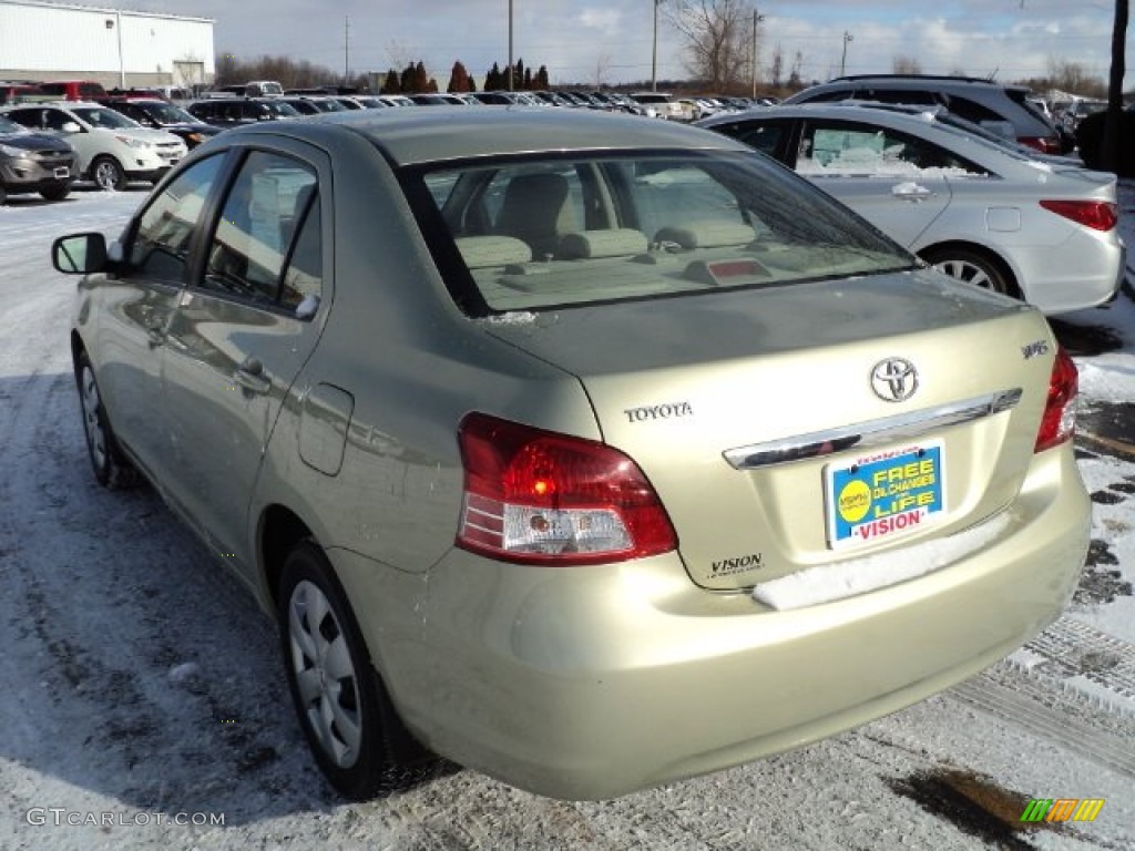 2008 Yaris S Sedan - Olive Mist Metallic / Bisque photo #7