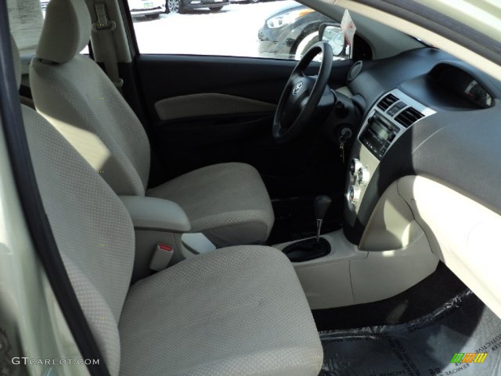 2008 Yaris S Sedan - Olive Mist Metallic / Bisque photo #29