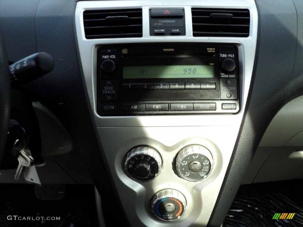 2008 Yaris S Sedan - Olive Mist Metallic / Bisque photo #35