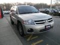 Liquid Silver Metallic - Endeavor SE AWD Photo No. 4
