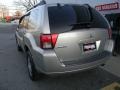 Liquid Silver Metallic - Endeavor SE AWD Photo No. 5