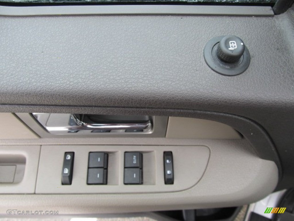 2010 F150 XLT SuperCrew 4x4 - Ingot Silver Metallic / Medium Stone photo #15
