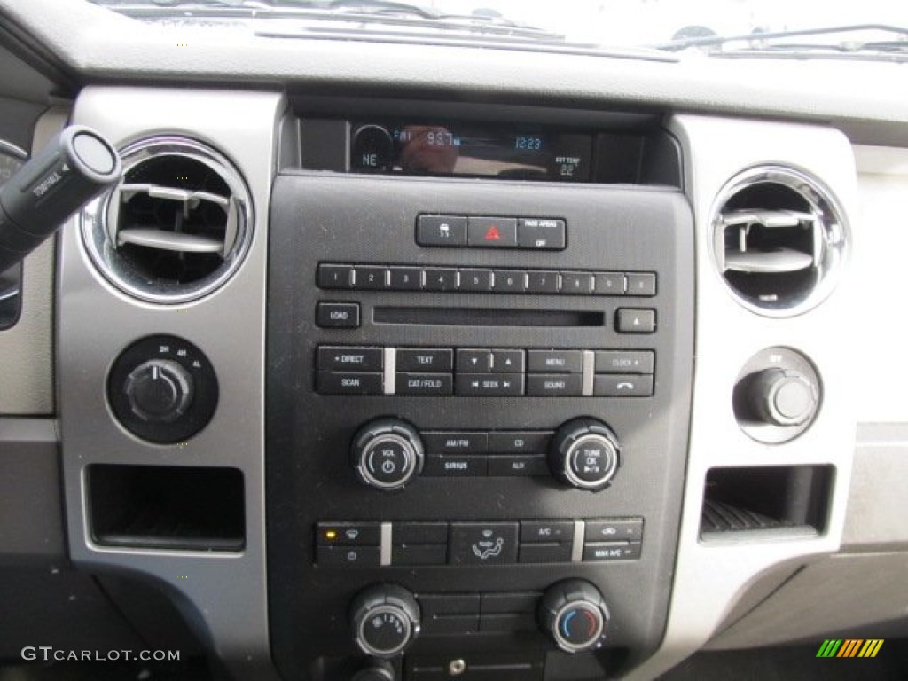 2010 F150 XLT SuperCrew 4x4 - Ingot Silver Metallic / Medium Stone photo #19