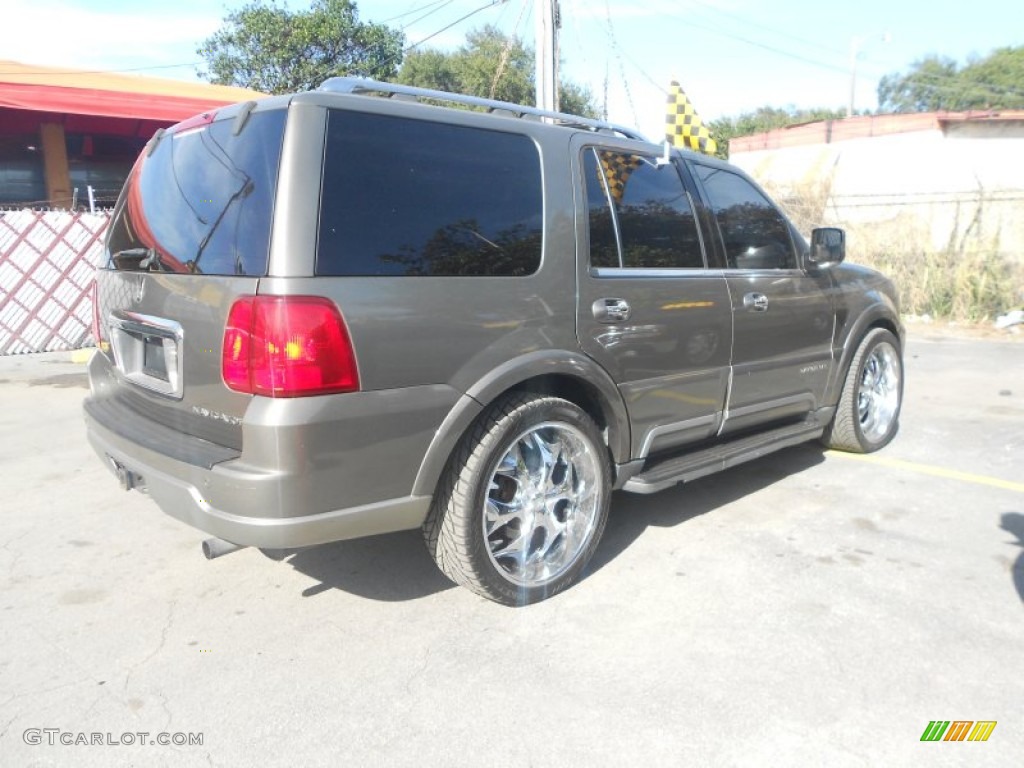 2003 Navigator Luxury - Mineral Grey Metallic / Black photo #5