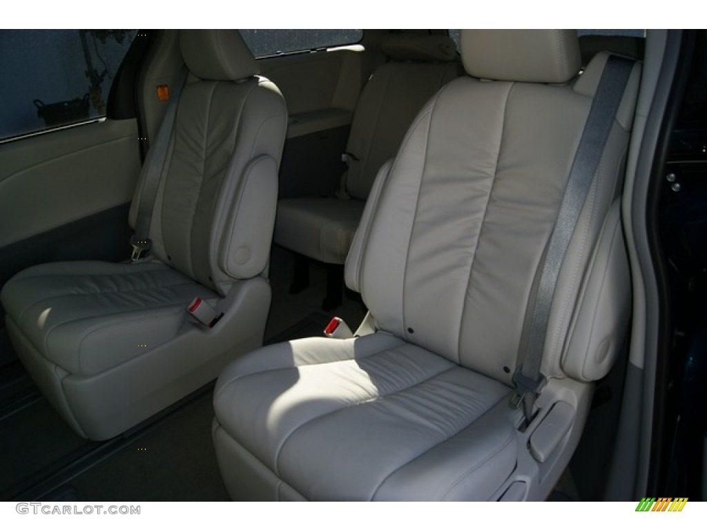 2012 Sienna XLE AWD - South Pacific Pearl / Light Gray photo #9