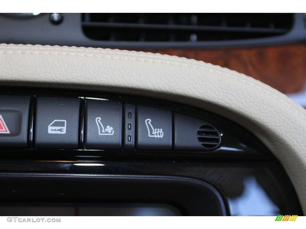 2009 Jaguar XJ XJ8 L Controls Photos