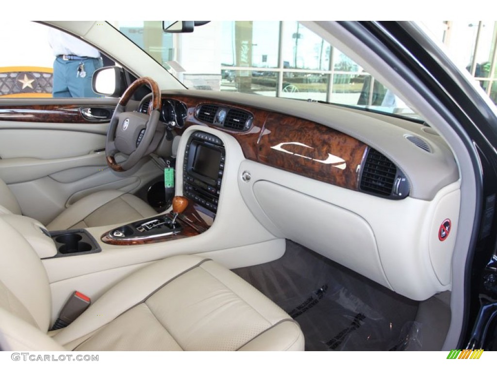 2009 Jaguar XJ XJ8 L Dashboard Photos