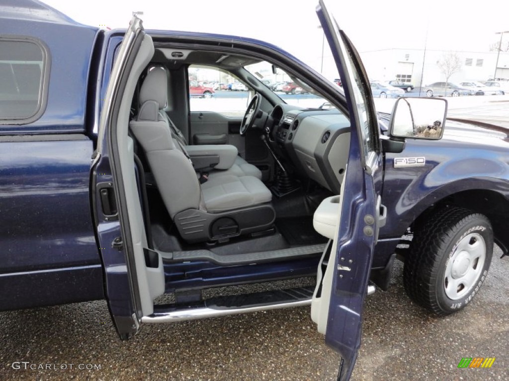 2006 F150 XL Regular Cab - True Blue Metallic / Medium Flint photo #21