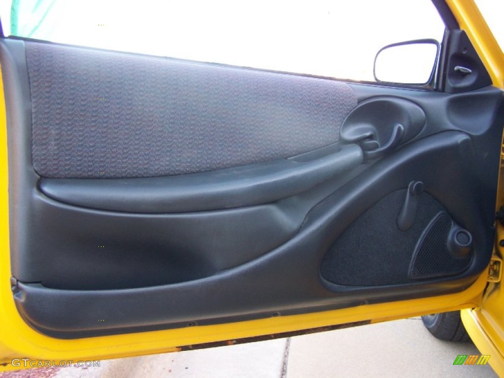 2002 Sunfire SE Coupe - Yellow / Graphite photo #11
