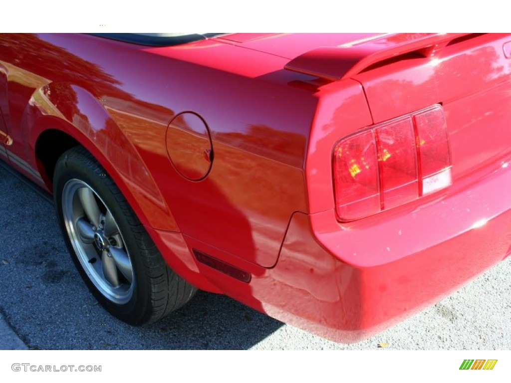 2006 Mustang V6 Premium Convertible - Torch Red / Light Parchment photo #24