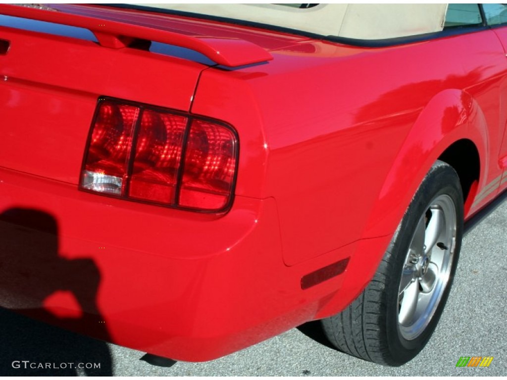 2006 Mustang V6 Premium Convertible - Torch Red / Light Parchment photo #25