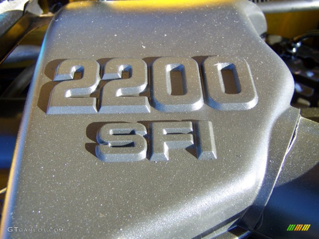 2002 Sunfire SE Coupe - Yellow / Graphite photo #32