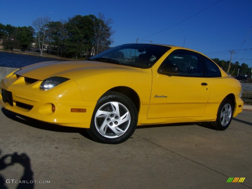 2002 Sunfire SE Coupe - Yellow / Graphite photo #34