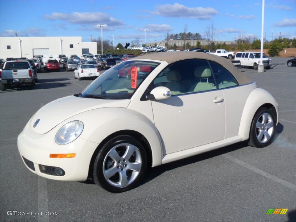 Harvest Moon Beige 2007 Volkswagen New Beetle 2.5 Convertible Exterior Photo #59114393