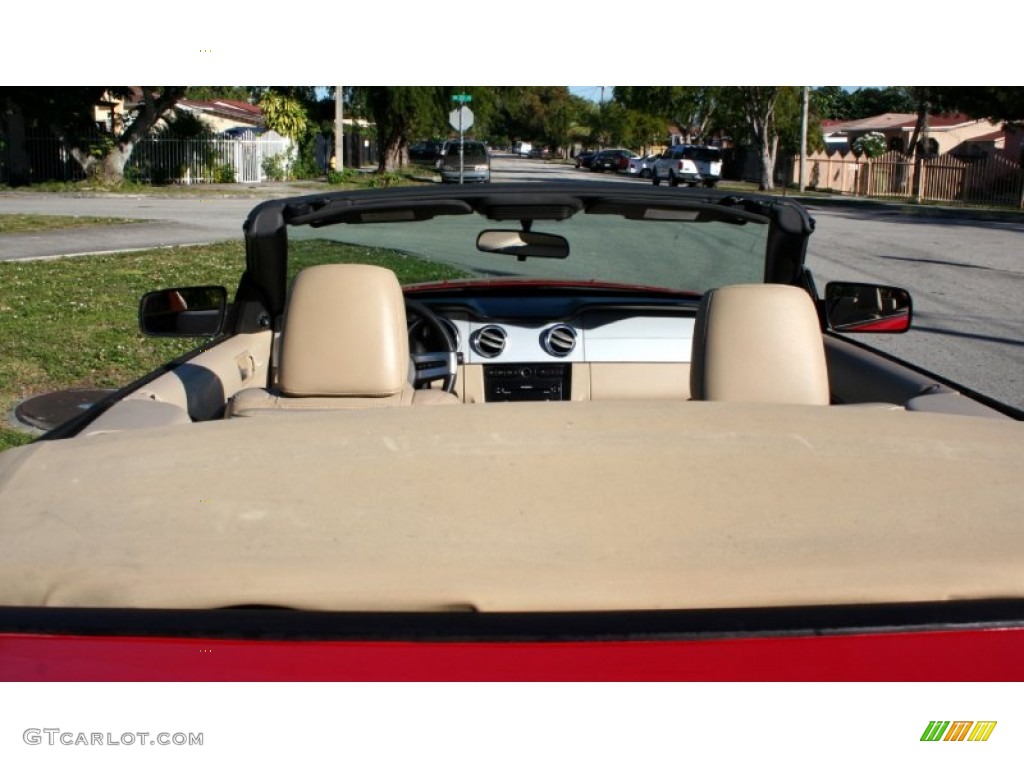 2006 Mustang V6 Premium Convertible - Torch Red / Light Parchment photo #84