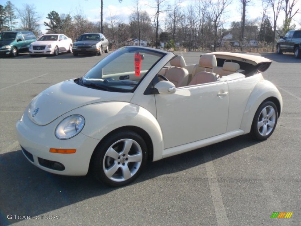 Harvest Moon Beige 2007 Volkswagen New Beetle 2.5 Convertible Exterior Photo #59114528