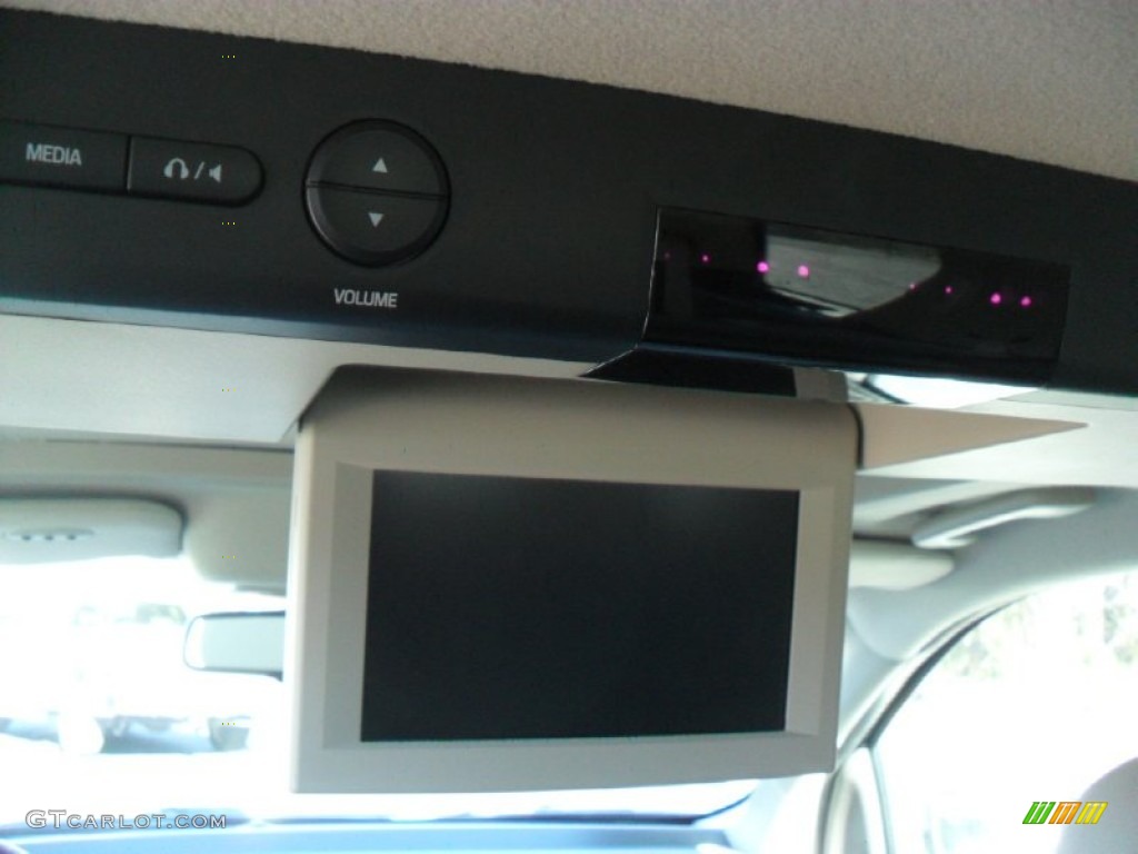 2008 Taurus X Limited AWD - Titanium Green Metallic / Medium Light Stone photo #17