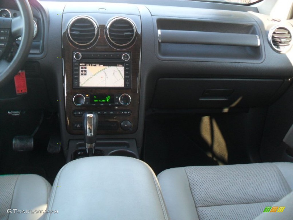 2008 Taurus X Limited AWD - Titanium Green Metallic / Medium Light Stone photo #19