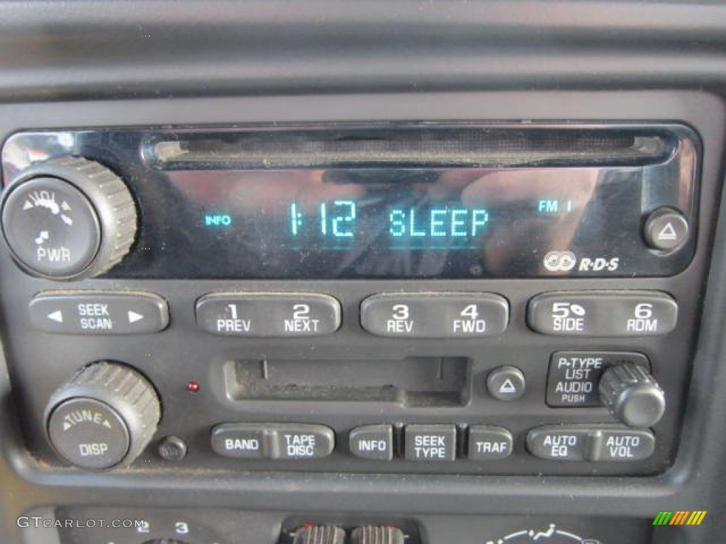 2003 Chevrolet Silverado 2500HD LS Regular Cab 4x4 Audio System Photo #59121028