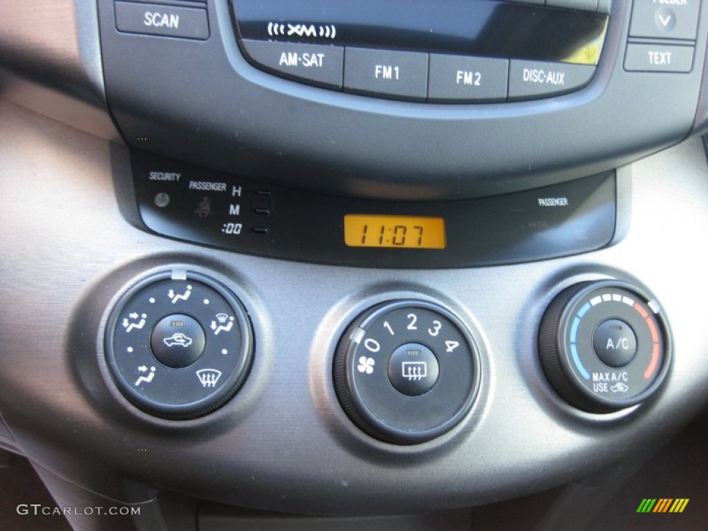 2009 Toyota RAV4 Sport V6 Controls Photos