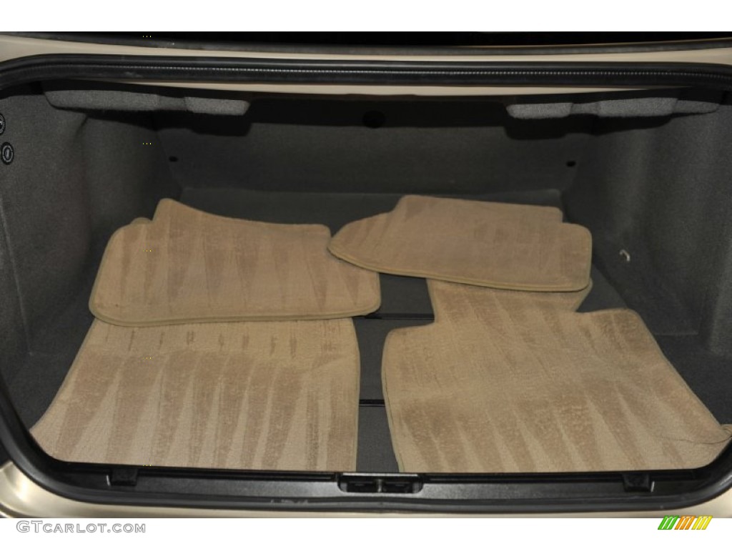 2000 BMW 5 Series 528i Sedan Trunk Photo #59123261