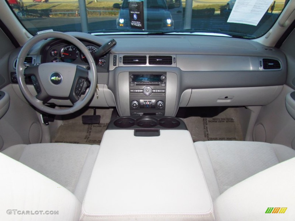 2008 Chevrolet Suburban 1500 LS Light Titanium/Dark Titanium Dashboard Photo #59124760