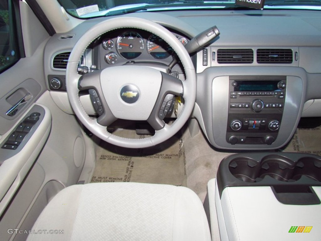 2008 Chevrolet Suburban 1500 LS Dashboard Photos