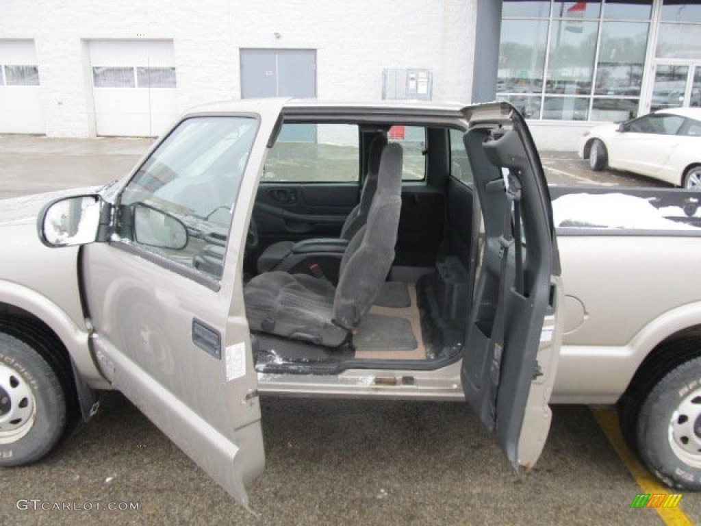 2002 S10 Extended Cab 4x4 - Light Pewter Metallic / Medium Gray photo #10