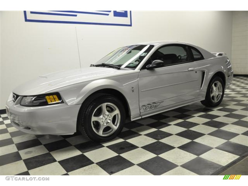 2003 Mustang V6 Coupe - Silver Metallic / Dark Charcoal photo #1