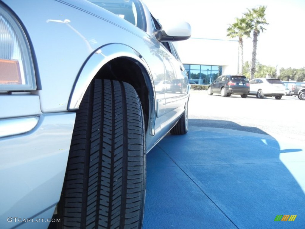 2004 Grand Marquis GS - Silver Birch Metallic / Light Flint photo #10