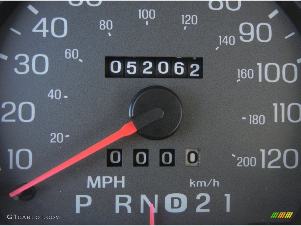 2004 Grand Marquis GS - Silver Birch Metallic / Light Flint photo #22