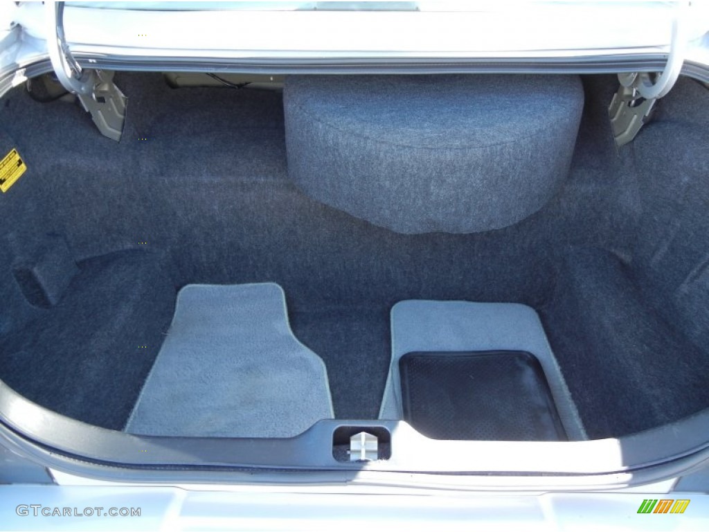 2004 Grand Marquis GS - Silver Birch Metallic / Light Flint photo #25