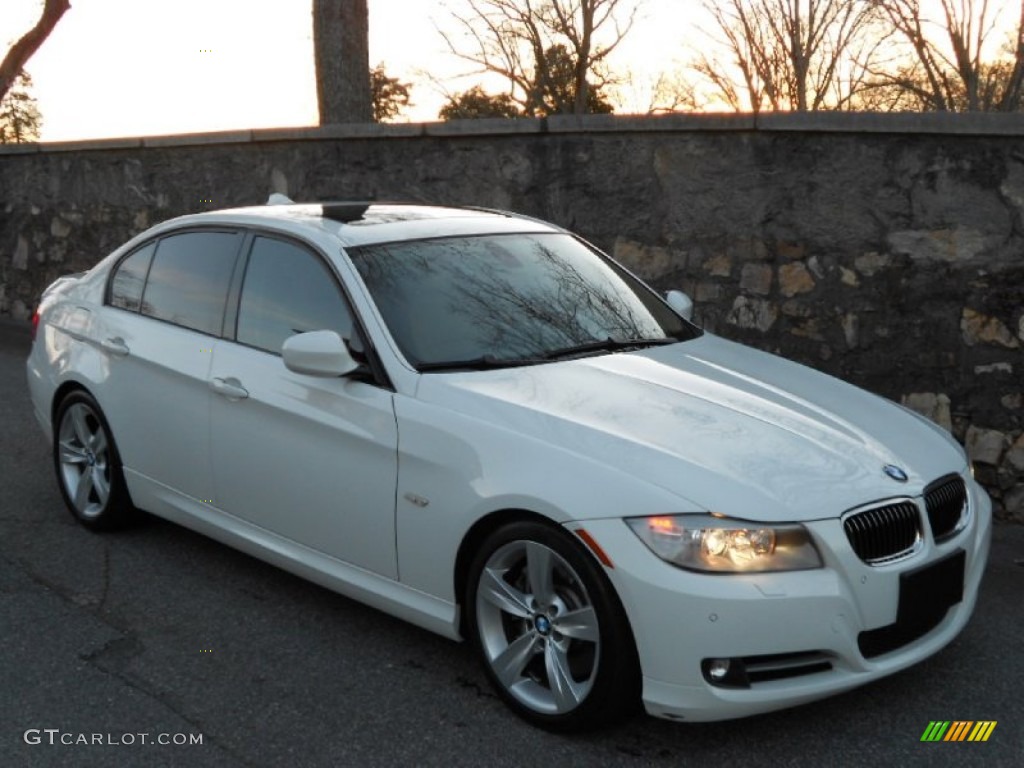 2009 3 Series 335i Sedan - Alpine White / Beige photo #1