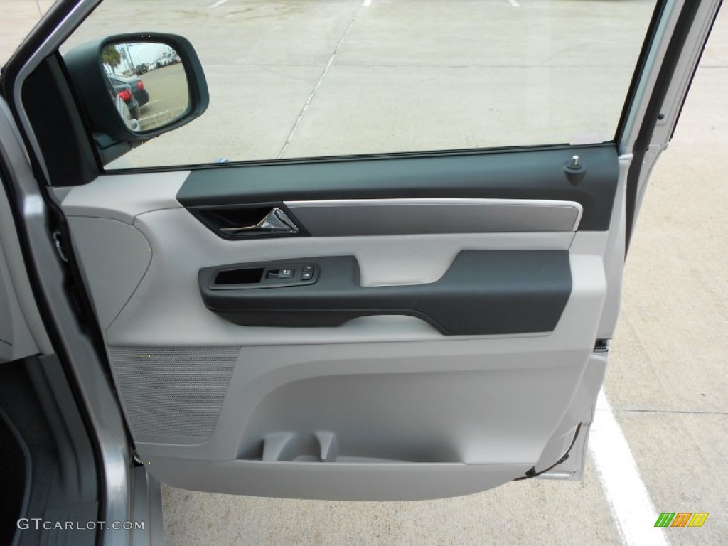 2012 Volkswagen Routan SE Aero Gray Door Panel Photo #59134682