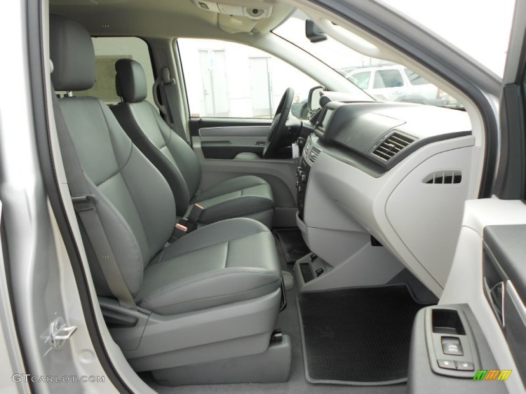 Aero Gray Interior 2012 Volkswagen Routan SE Photo #59134692