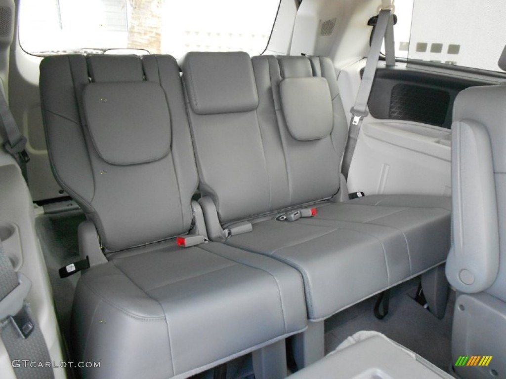 Aero Gray Interior 2012 Volkswagen Routan SE Photo #59134712