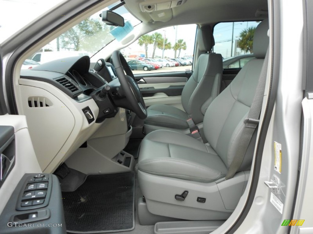 Aero Gray Interior 2012 Volkswagen Routan SE Photo #59134907