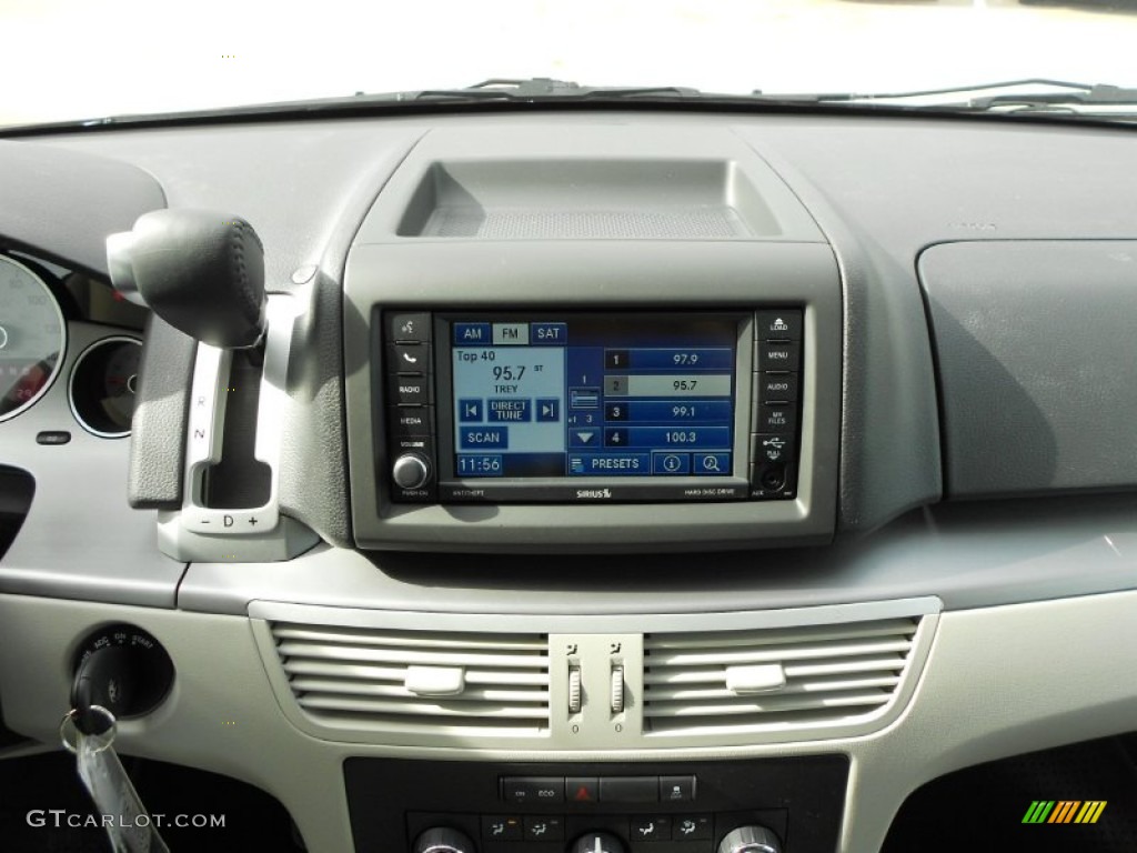 2012 Volkswagen Routan SE Controls Photo #59134973