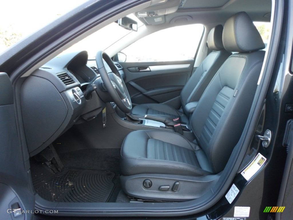 Titan Black Interior 2012 Volkswagen Passat V6 SE Photo #59137226