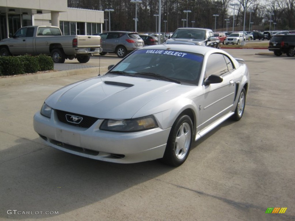 2002 Mustang V6 Coupe - Satin Silver Metallic / Dark Charcoal photo #1