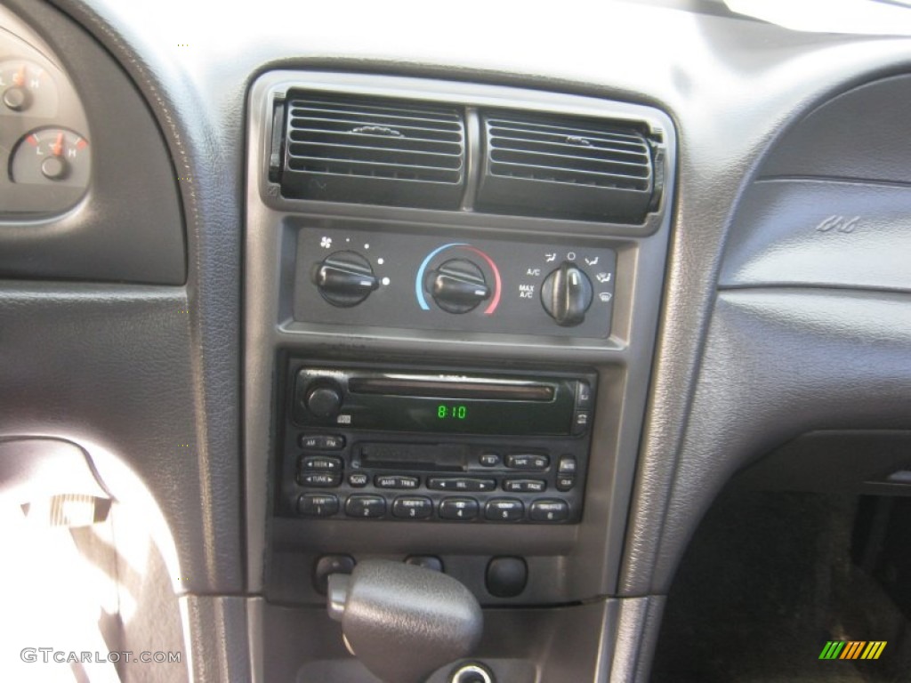 2002 Mustang V6 Coupe - Satin Silver Metallic / Dark Charcoal photo #9